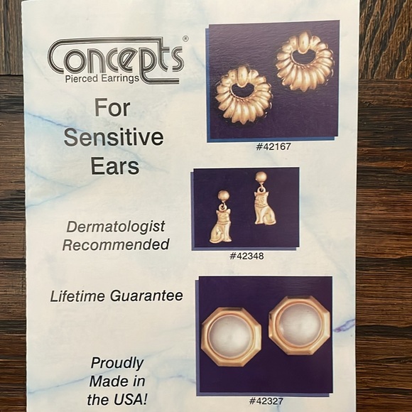 ⭐️NEW Concepts Pierced 4mm Cultured Pearl Earrings - Picture 4 of 4